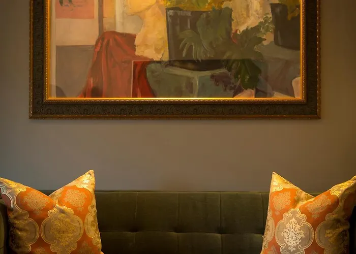 Corner King Suite
