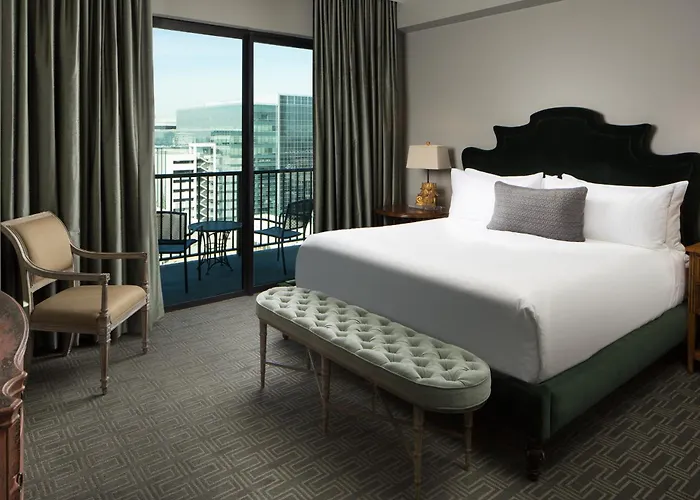 Corner King Suite